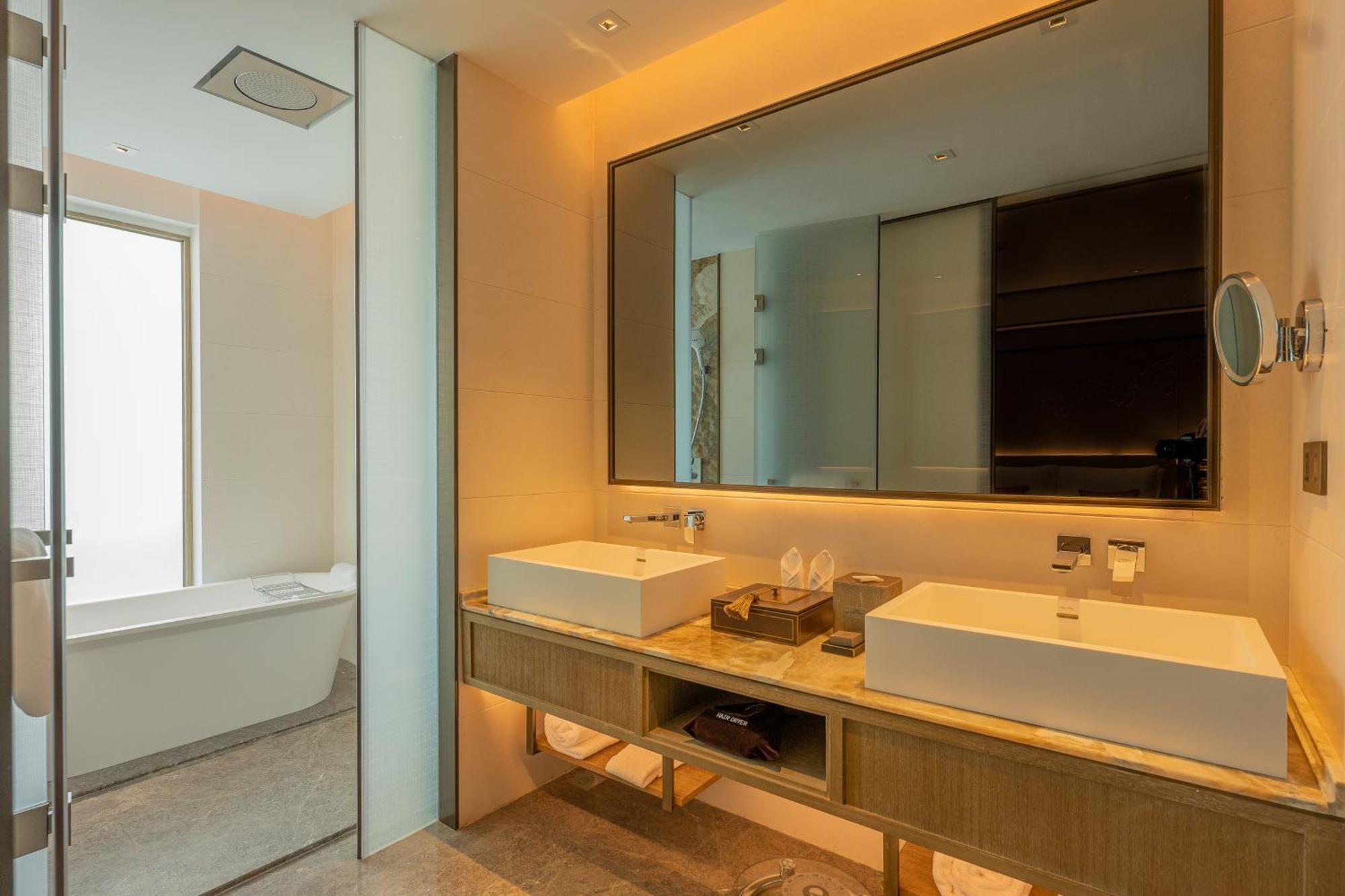 โฮเวิร์ด จอห์นสัน บาย วินด์แฮม สีหนุวิลล์ Hotel ภายนอก รูปภาพ